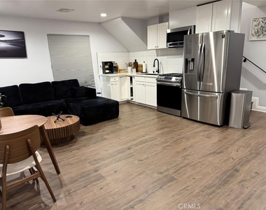 22237 Buena Ventura Street - Photo Thumbnail 14
