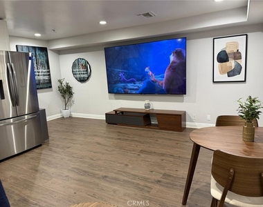 22237 Buena Ventura Street - Photo Thumbnail 13
