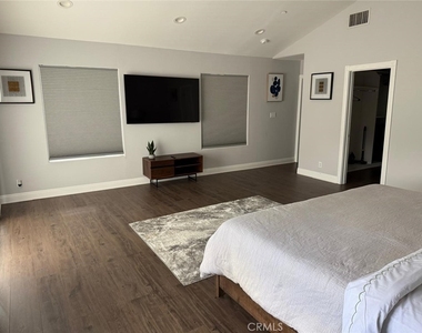 22237 Buena Ventura Street - Photo Thumbnail 5