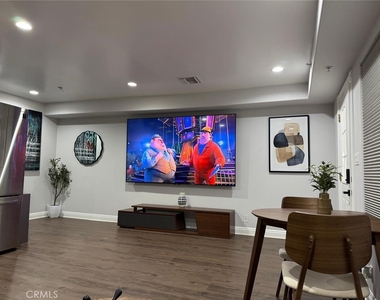 22237 Buena Ventura Street - Photo Thumbnail 9