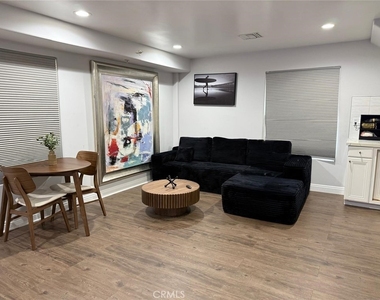 22237 Buena Ventura Street - Photo Thumbnail 12