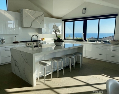 809 Emerald Bay - Photo Thumbnail 6