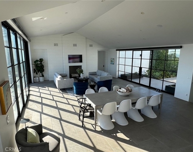 809 Emerald Bay - Photo Thumbnail 10