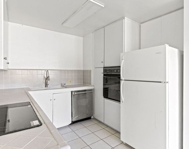 1233 Barry Avenue - Photo Thumbnail 10