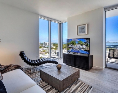3635 Ne 1st Avenue - Photo Thumbnail 6
