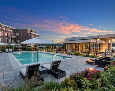 10 Shore Road - Photo Thumbnail 4
