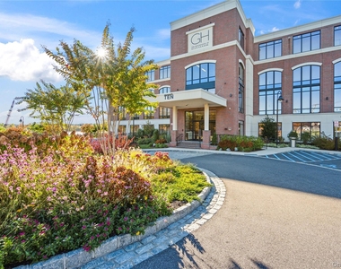 10 Shore Road - Photo Thumbnail 36