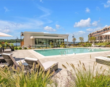 10 Shore Road - Photo Thumbnail 7