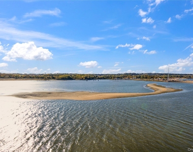 10 Shore Road - Photo Thumbnail 22