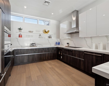 10 Shore Road - Photo Thumbnail 12