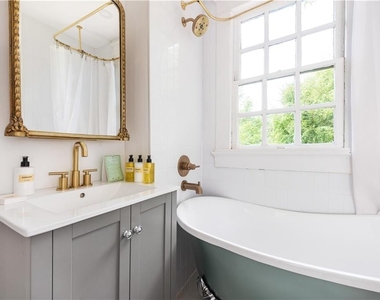 1031 Austin Avenue Ne - Photo Thumbnail 43