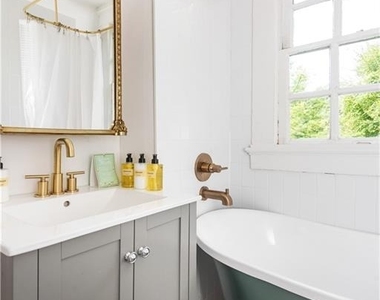 1031 Austin Avenue Ne - Photo Thumbnail 44