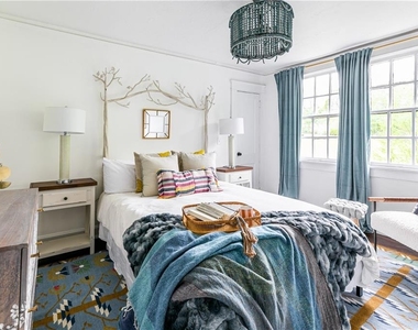 1031 Austin Avenue Ne - Photo Thumbnail 18