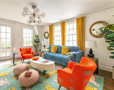 1031 Austin Avenue Ne - Photo Thumbnail 2