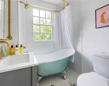 1031 Austin Avenue Ne - Photo Thumbnail 42