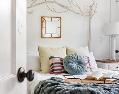 1031 Austin Avenue Ne - Photo Thumbnail 36