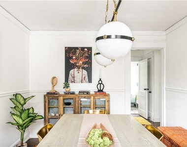 1031 Austin Avenue Ne - Photo Thumbnail 11