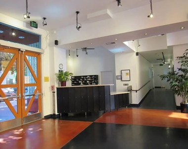 1100 17th St - Photo Thumbnail 2