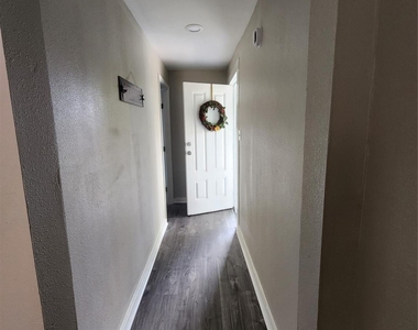 6203 Hoffman Street - Photo Thumbnail 3