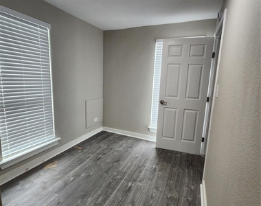 6203 Hoffman Street - Photo Thumbnail 6