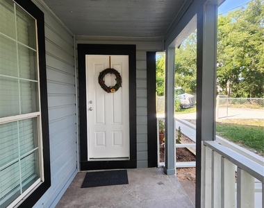 6203 Hoffman Street - Photo Thumbnail 2