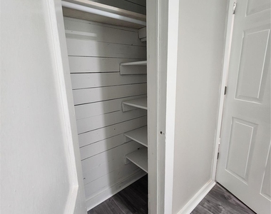 6203 Hoffman Street - Photo Thumbnail 11