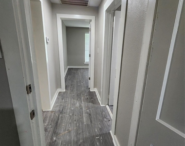 6203 Hoffman Street - Photo Thumbnail 15