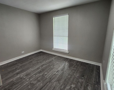 6203 Hoffman Street - Photo Thumbnail 13
