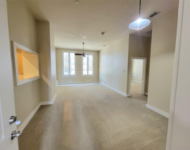 2315 Harborside Drive - Photo Thumbnail 6