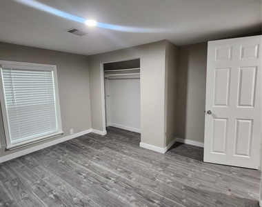 6203 1/2 Hoffman Street - Photo Thumbnail 10