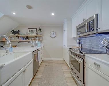 2250 Gulf Boulevard - Photo Thumbnail 5
