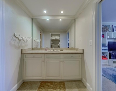 2250 Gulf Boulevard - Photo Thumbnail 25