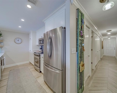 2250 Gulf Boulevard - Photo Thumbnail 2