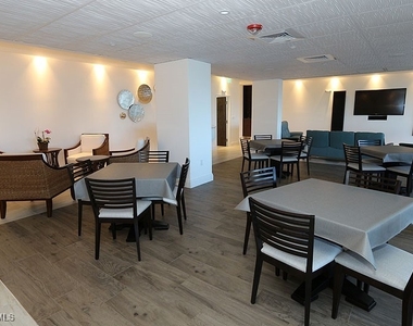 3443 Gulf Shore Boulevard N - Photo Thumbnail 17