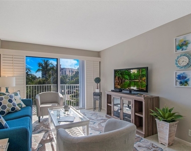 1300 Gulf Shore Boulevard N - Photo Thumbnail 4