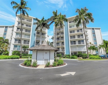 1300 Gulf Shore Boulevard N - Photo Thumbnail 3