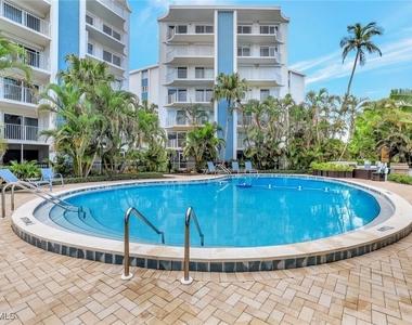 1300 Gulf Shore Boulevard N - Photo Thumbnail 1