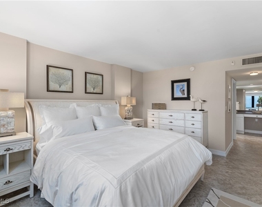 3115 Gulf Shore Boulevard N - Photo Thumbnail 19