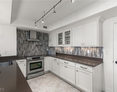 3115 Gulf Shore Boulevard N - Photo Thumbnail 11