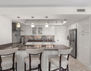 3115 Gulf Shore Boulevard N - Photo Thumbnail 10