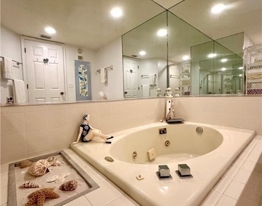 320 Horse Creek Drive - Photo Thumbnail 13