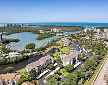 320 Horse Creek Drive - Photo Thumbnail 27