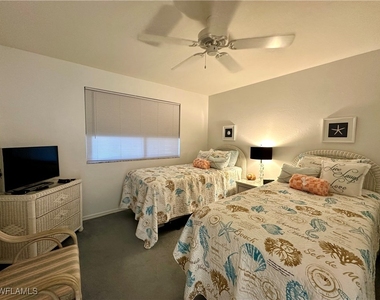 320 Horse Creek Drive - Photo Thumbnail 15