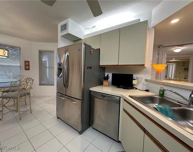 320 Horse Creek Drive - Photo Thumbnail 3