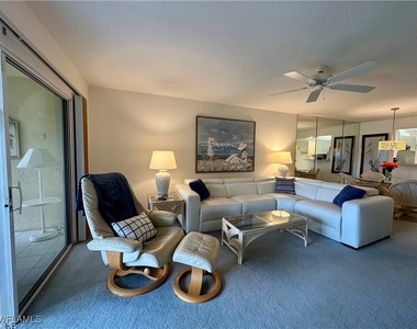 320 Horse Creek Drive - Photo Thumbnail 8