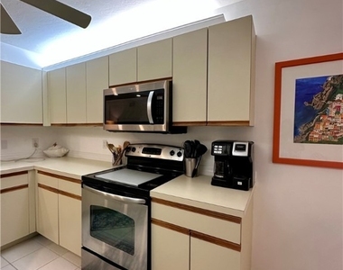 320 Horse Creek Drive - Photo Thumbnail 4