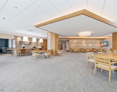 4651 Gulf Shore Boulevard N - Photo Thumbnail 5