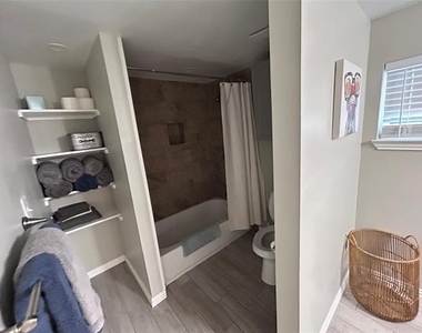 506 N Charles Street - Photo Thumbnail 4
