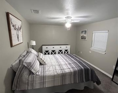 506 N Charles Street - Photo Thumbnail 9