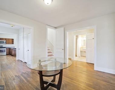 114 Sheridan Street Nw - Photo Thumbnail 3